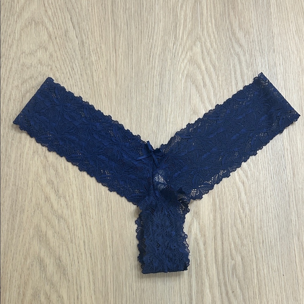 Lace Thong Panty L